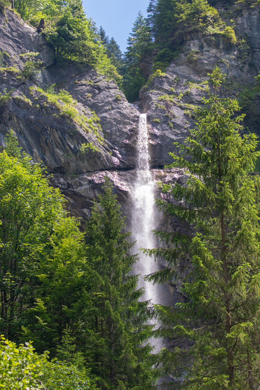 Schöner Wasserfall