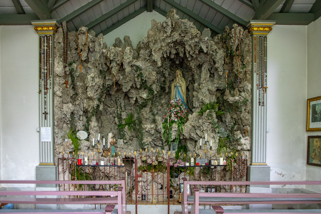 Kapelle am Beginn des Weges