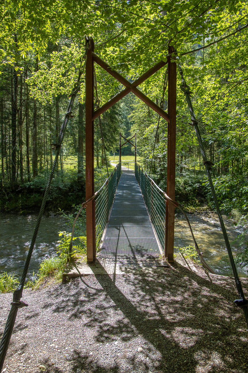 ... mit zugehöriger Brücke