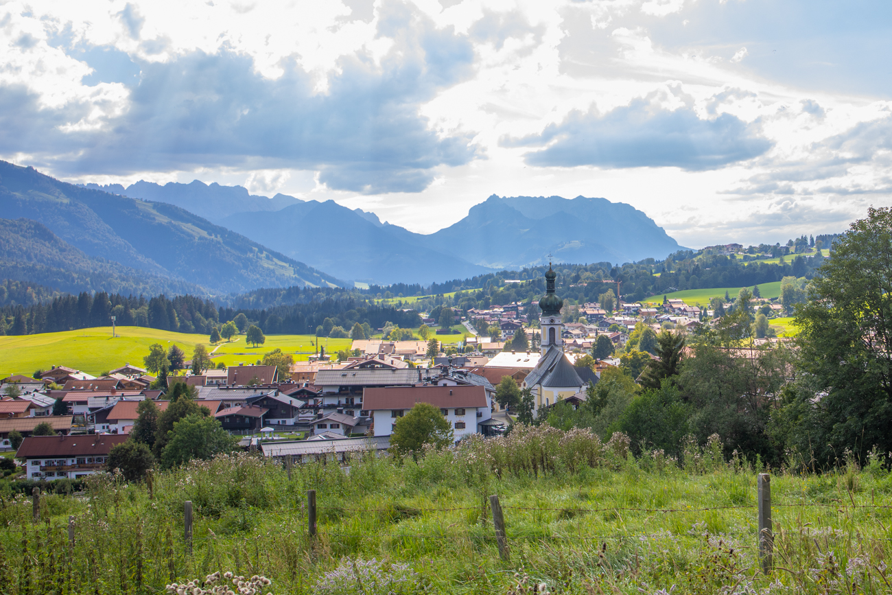Immer wieder führt der Weg auf und ab