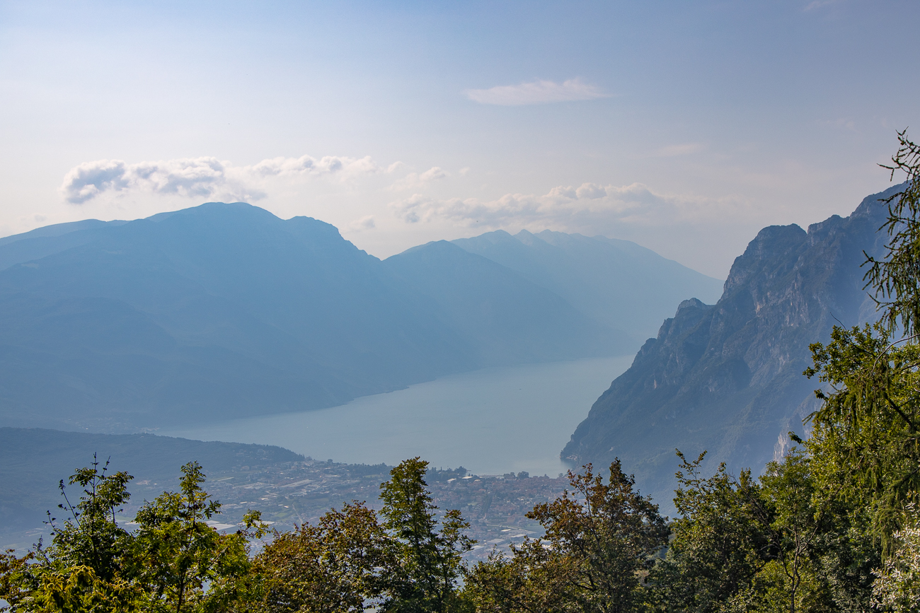 Blick auf Riva und den Gardasee