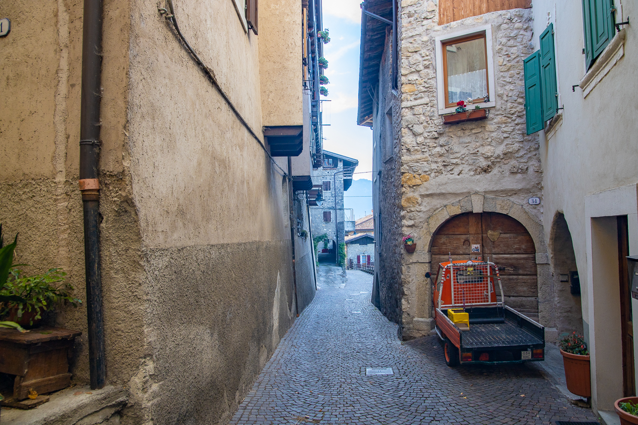 Zunächst geht es durch Tenno hindurch ...