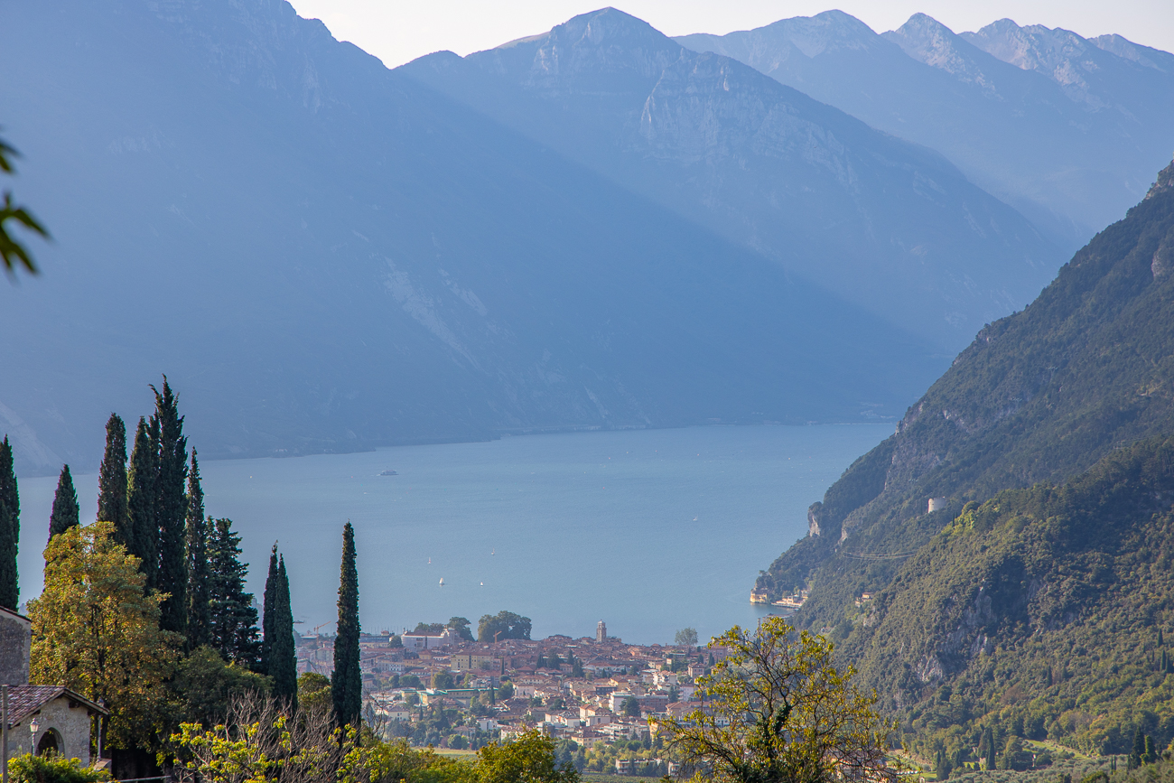 Heute laufen wir nach Riva hinunter