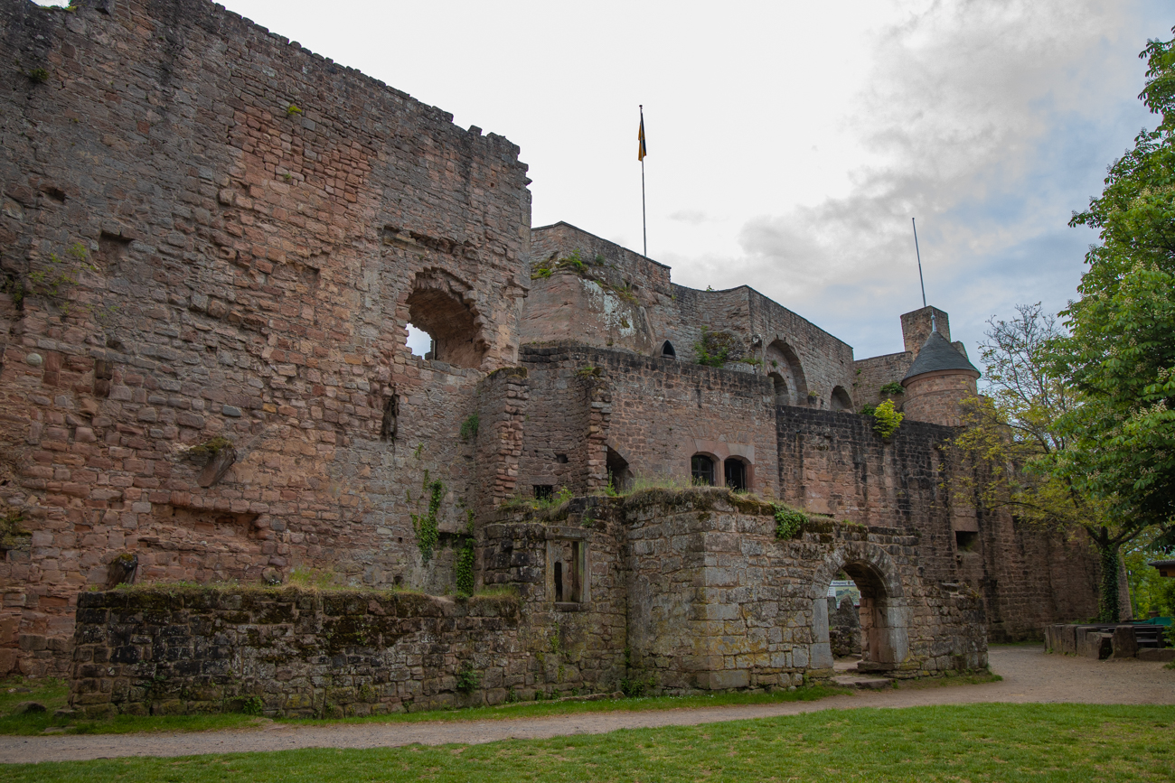 Start der Wanderung an der Burg Nanstein