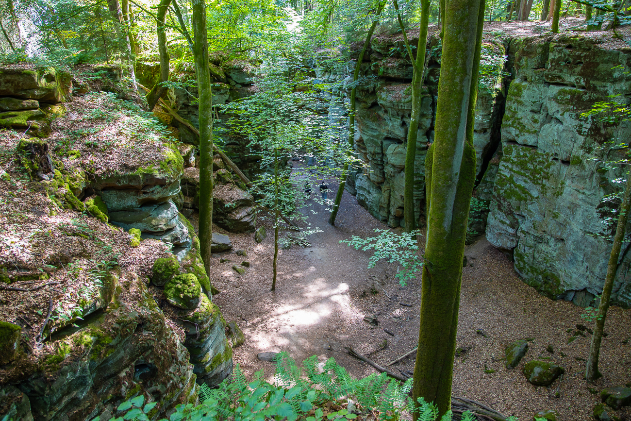 Durch diese Schlucht kommen wir nachher zurück