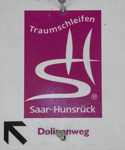 Kennzeichnung der Traumschleife Dolinenweg