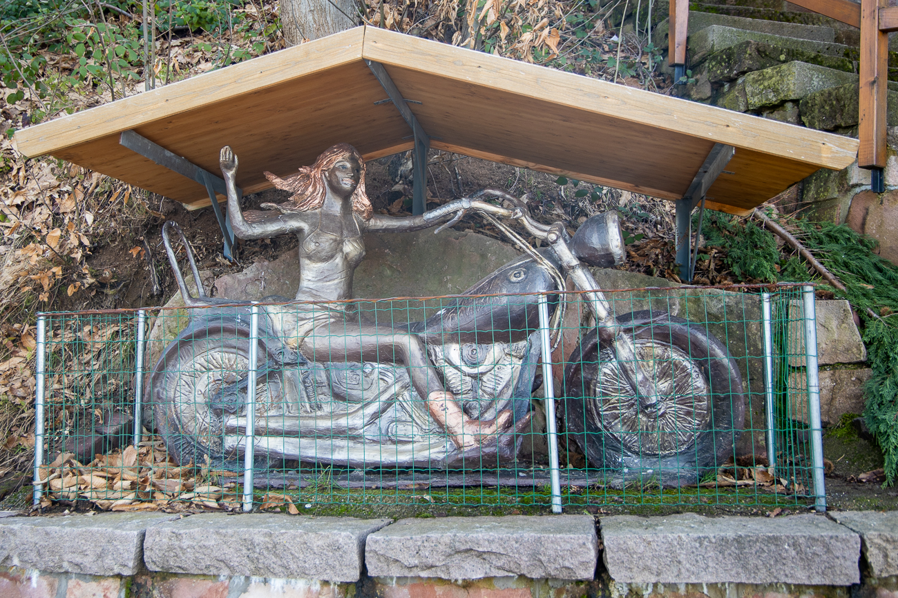 Skulptur beim gleichen Restaurant
