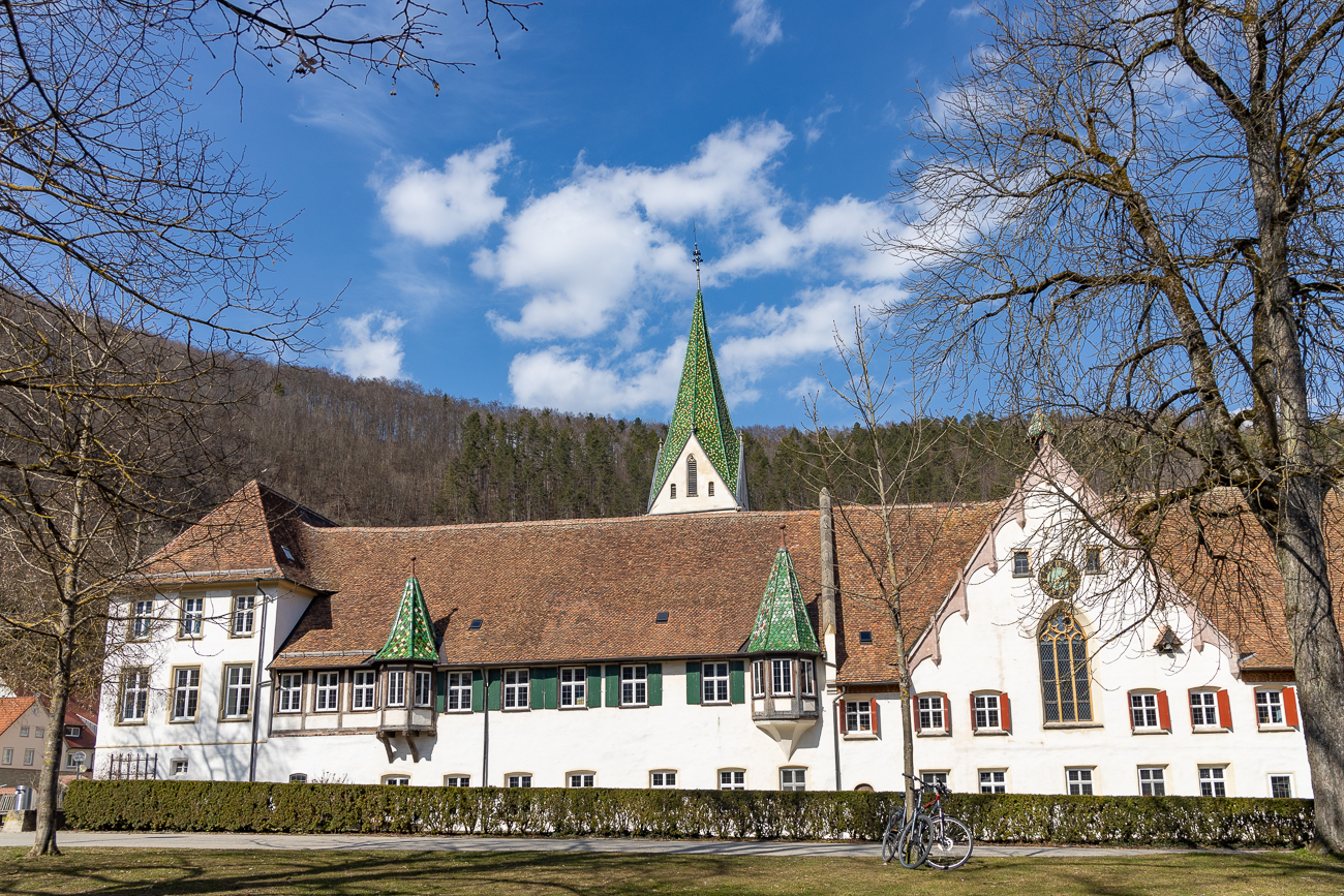 Im Klosterhof des Klosters Blaubeuren