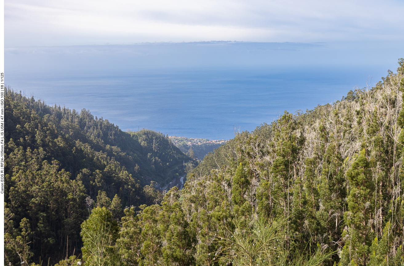 Blick zum Meer, über 1000 m tiefer