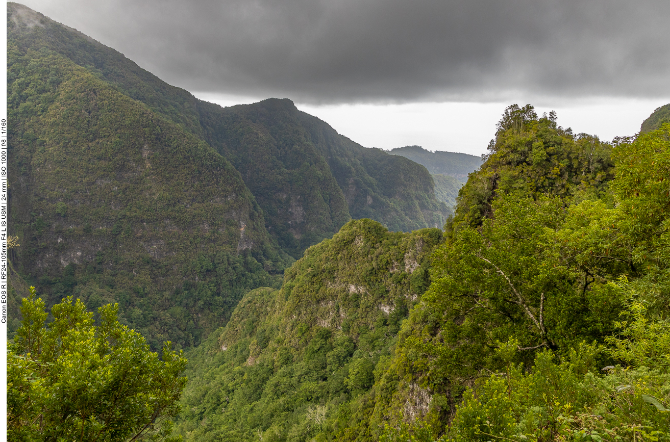 Regenwolken über den Bergen