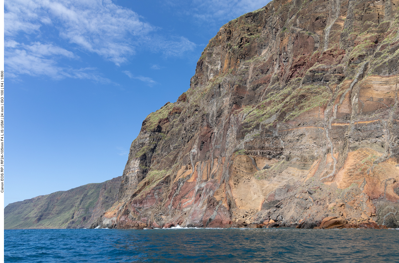 ... dann dümpeln wir an der Küste entlang