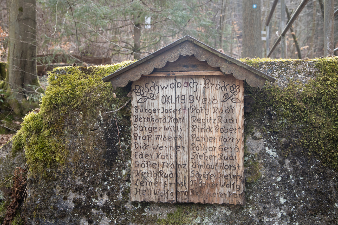Vermutlich die Erbauer der Brücke