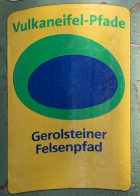 Kennzeichnung des Wanderwegs "Gerolsteiner Felsenpfad"