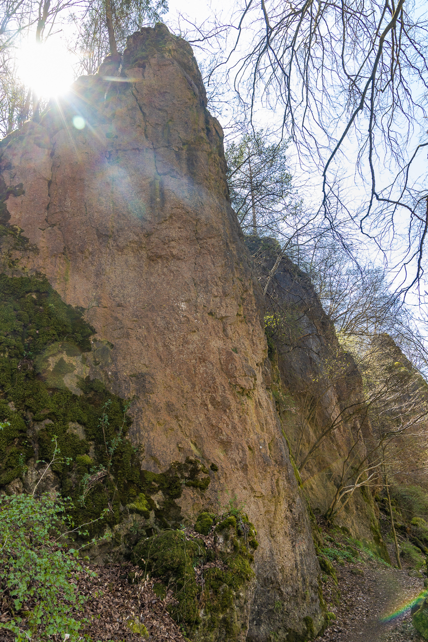 Weg durch die Felsen