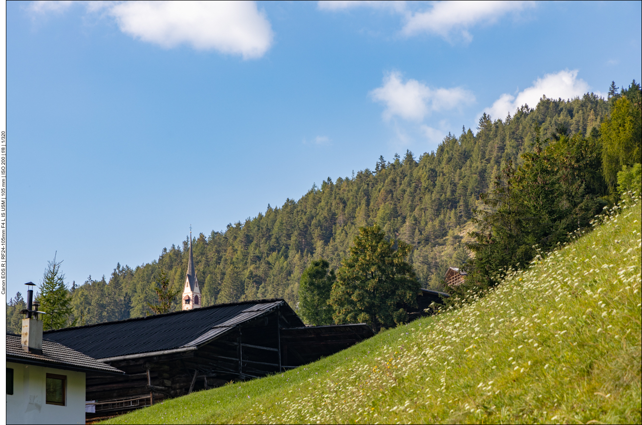 Der Kirchturm von San Giacomo in Sicht