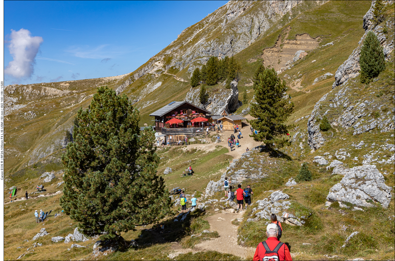 Am Rifugio Pertini laufen wir lieber rasch vorbei ;-)