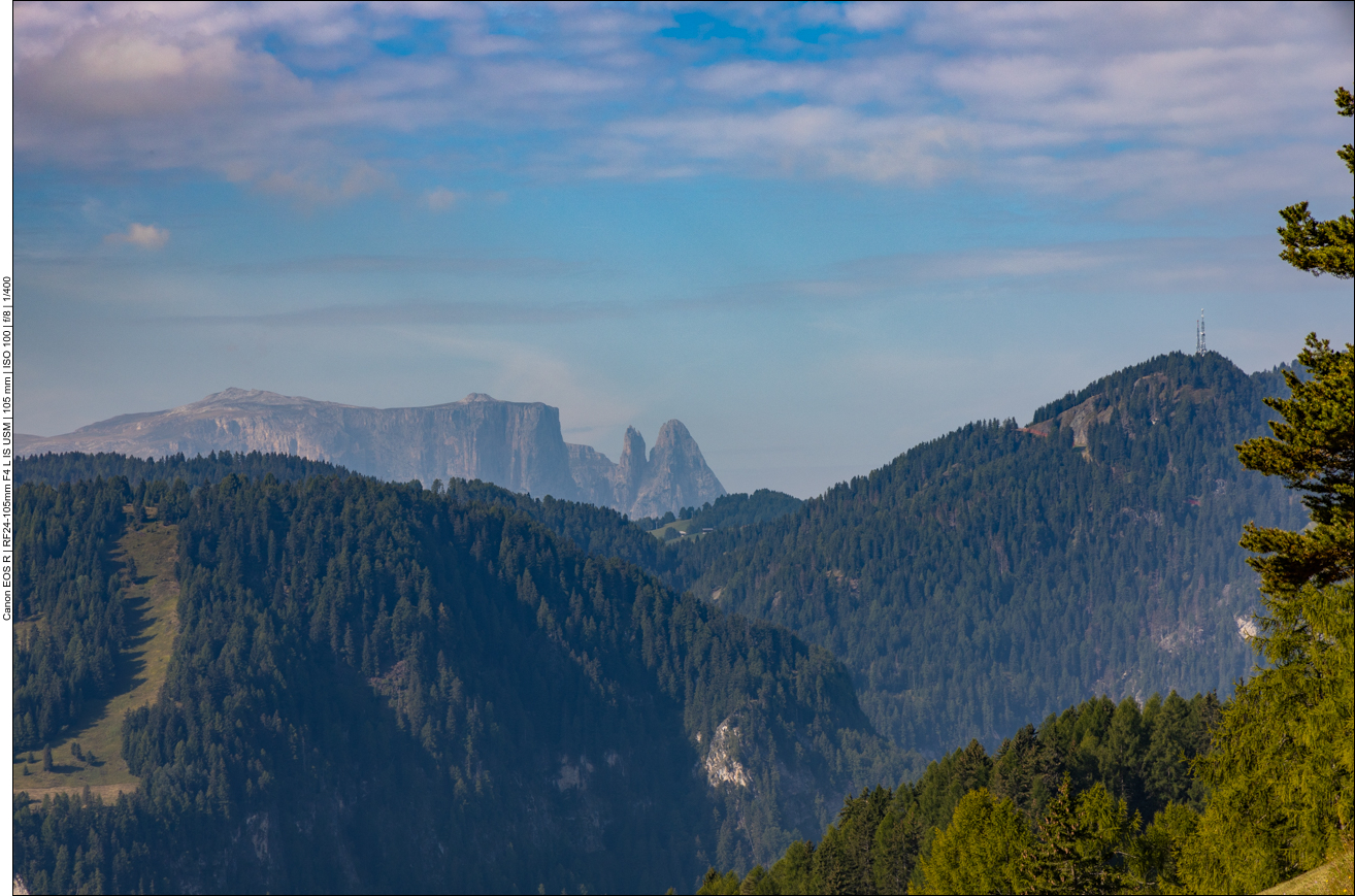 Im Hintergrund ist wieder der Schlern zu sehen