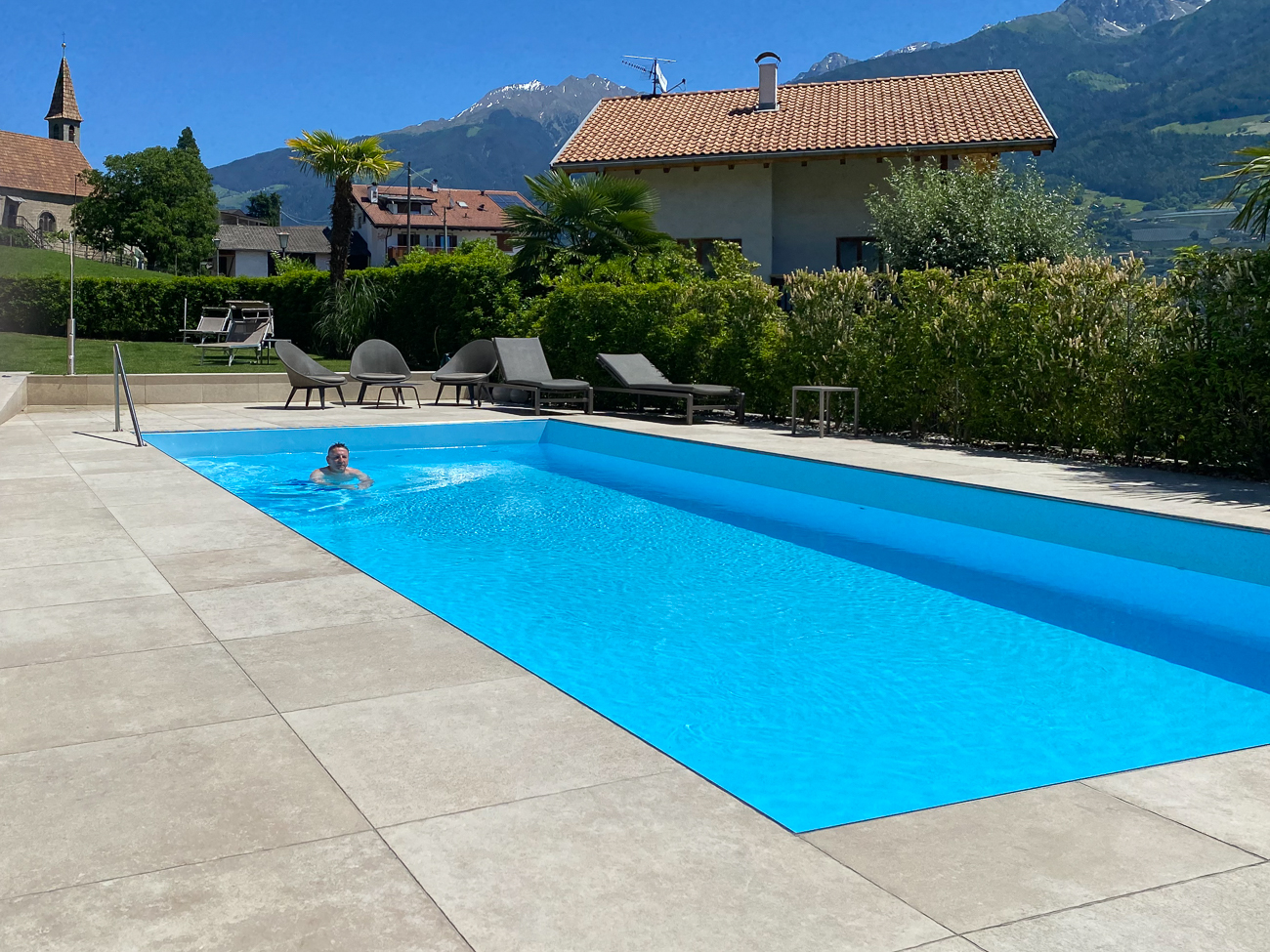 Erholung am/im Hotel-Pool