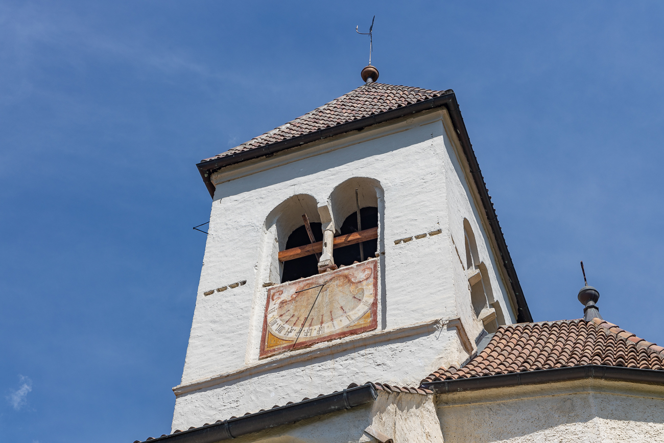 Sonnenuhr am Kirchturm