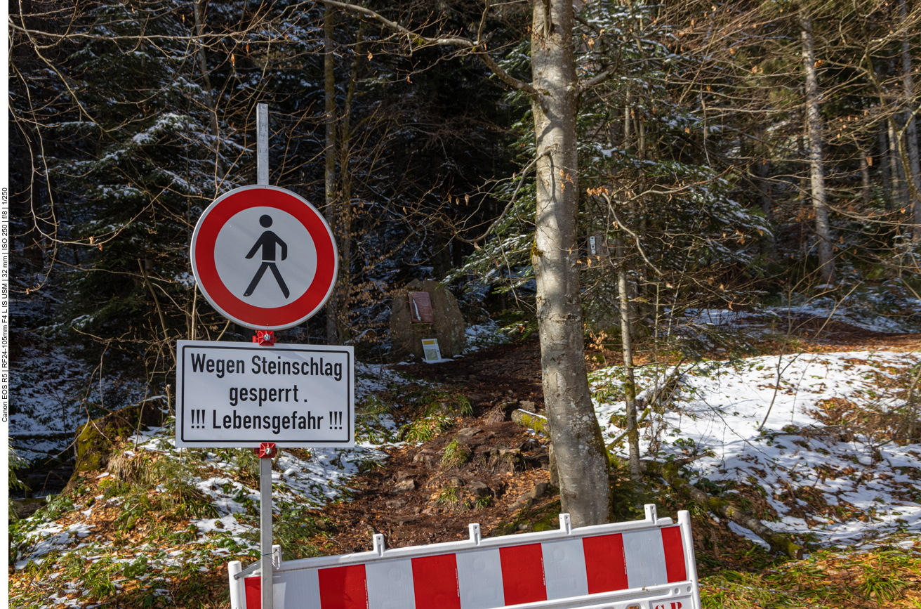 Leider ist der Sankenbachfall wegen Steinschlag gesperrt :-(