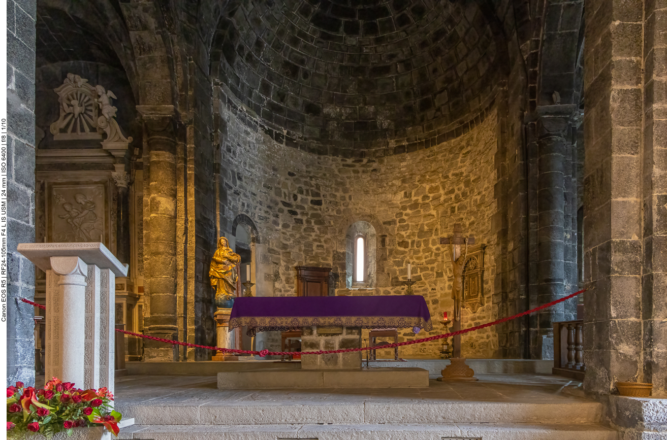 Im Inneren der Kirche