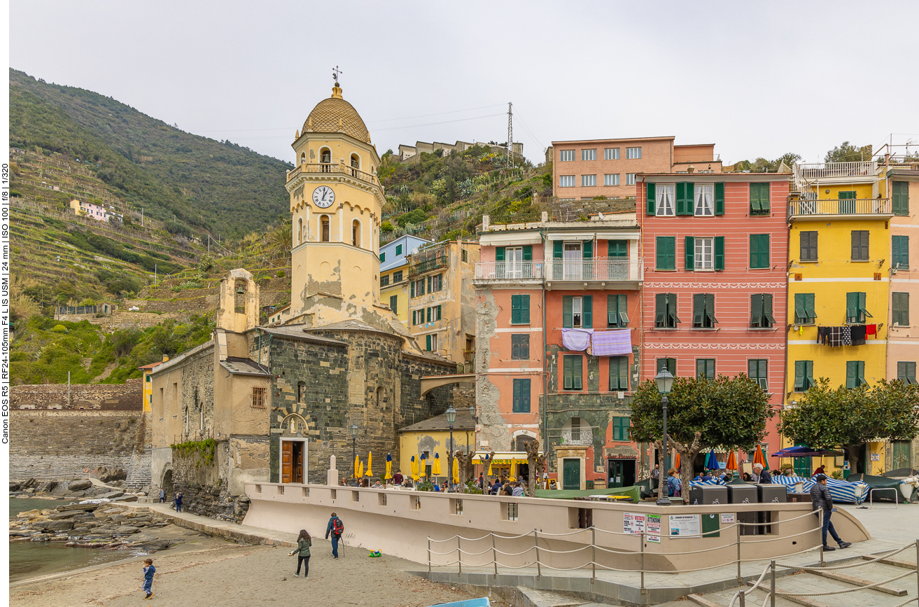 Am Hafen von Vernazza ...