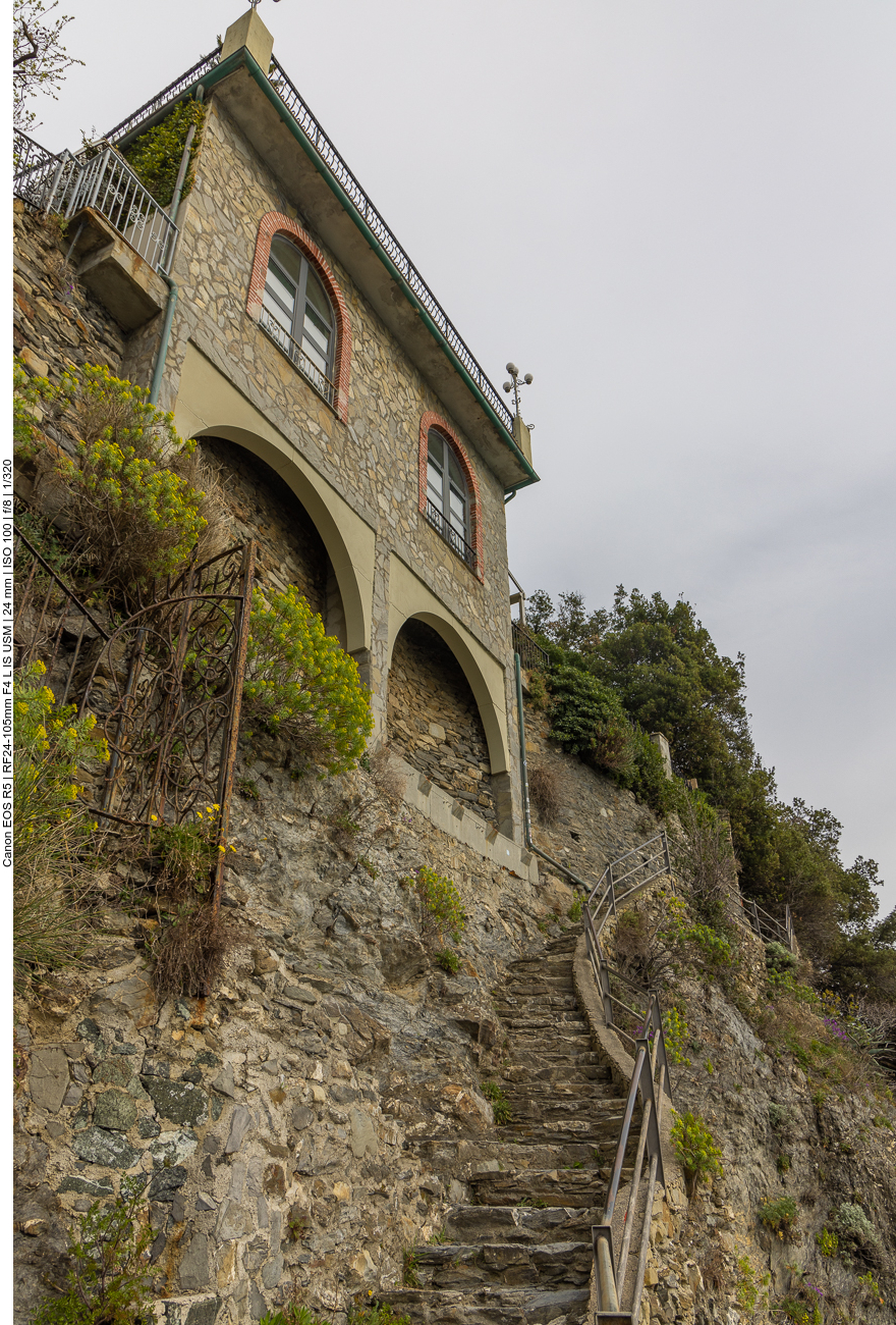 Diese Treppen steigen wir aber nicht hinauf ;-)