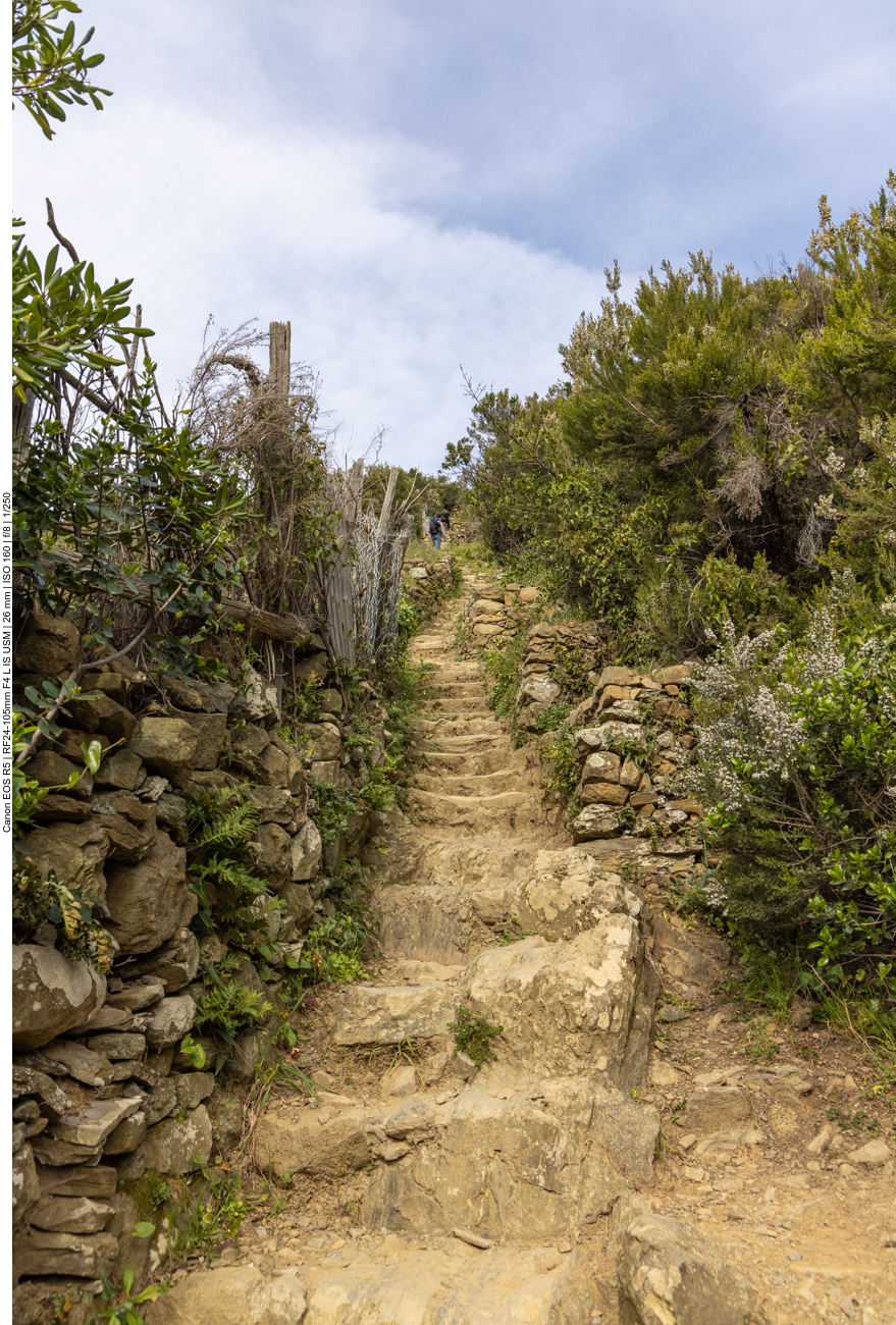 ... bevor die Treppen die Schenkel glühen lassen ;-)