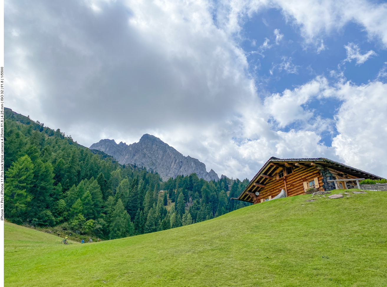 Hütte neben der Malga Ces