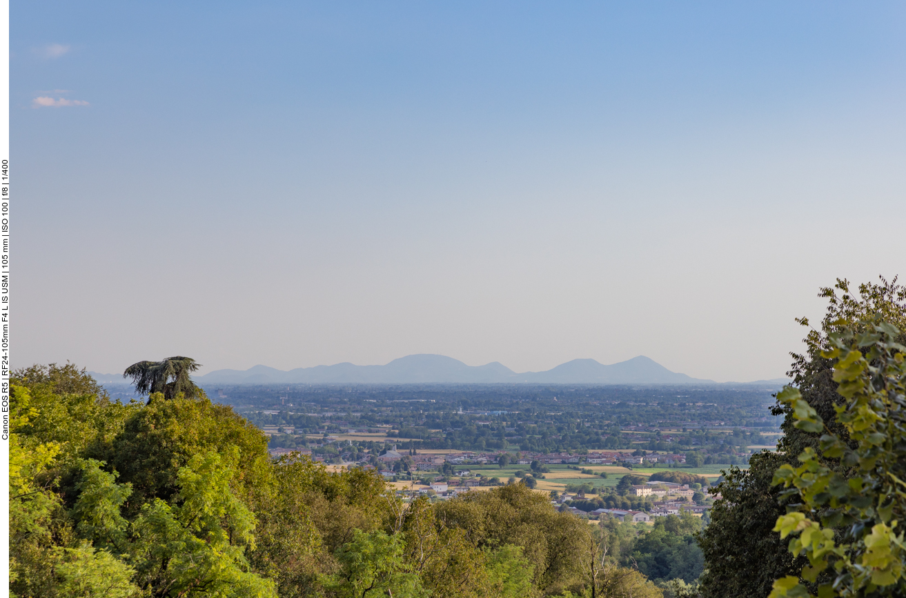 Ausblick auf die Ebene vor Asolo und die Berge am Horizont