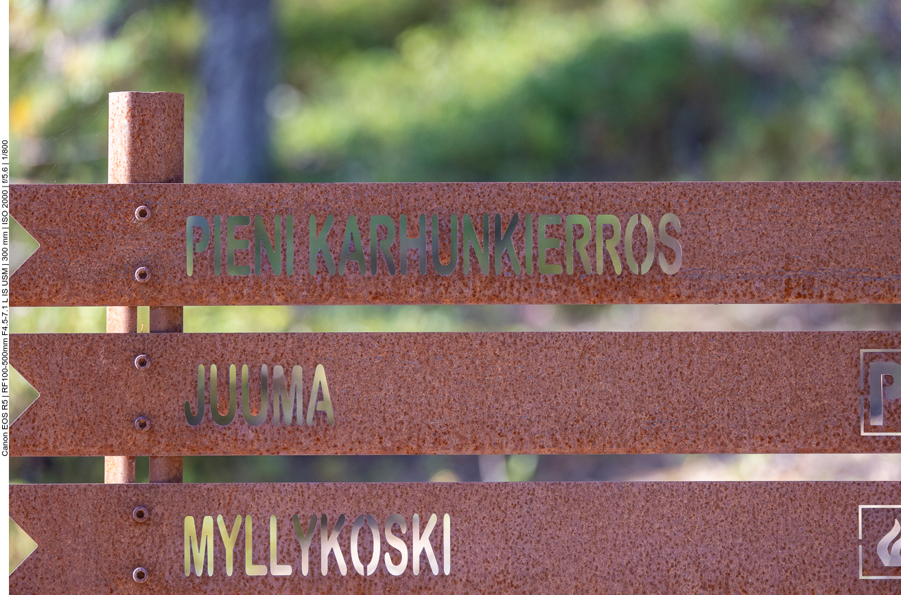 Kennzeichnung des Wanderwegs " Kleine Bärenrunde" (Pieni Karhunkierros)