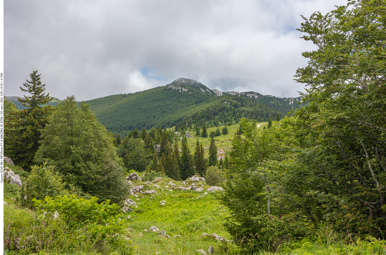 Landschaft mit Kapelle - Suchbild ;-)