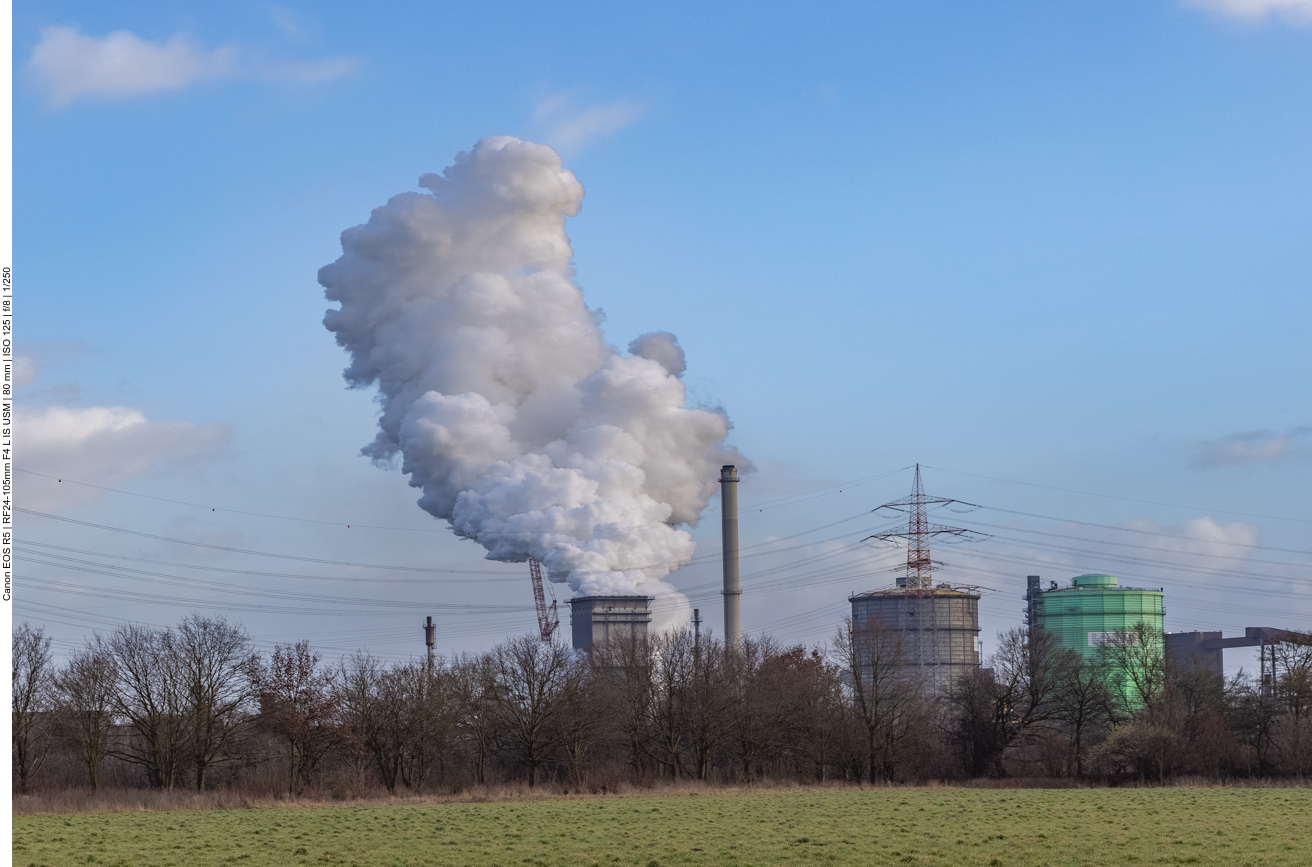 Industriegelände am Rhein