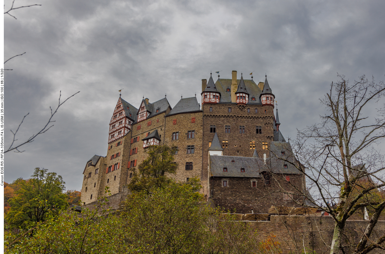Die berühmte Burg Eltz ...