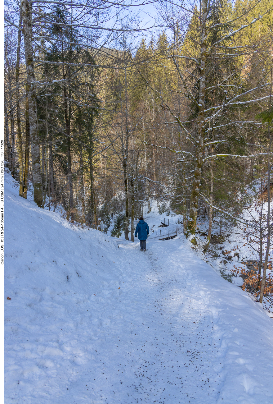 Rutschiger Weg in die Klamm 