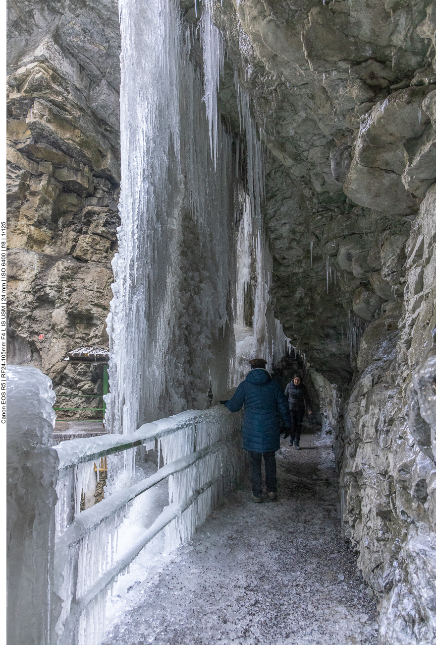 Gefrorener Wasserfall 