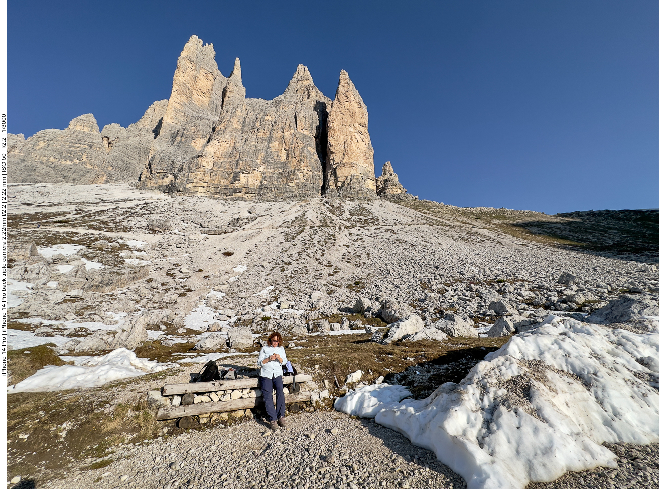 Brotzeit unterhalb der Zinnen 