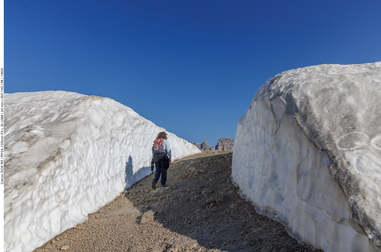 Lücke in der Schneewehe 