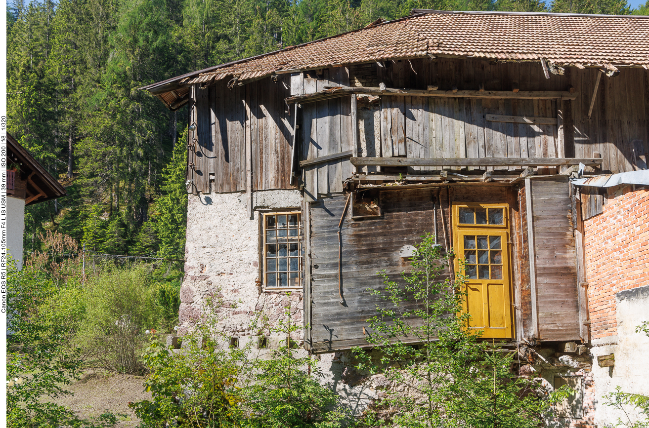Hier fällt man mit der Tür aus dem Haus ;-) 