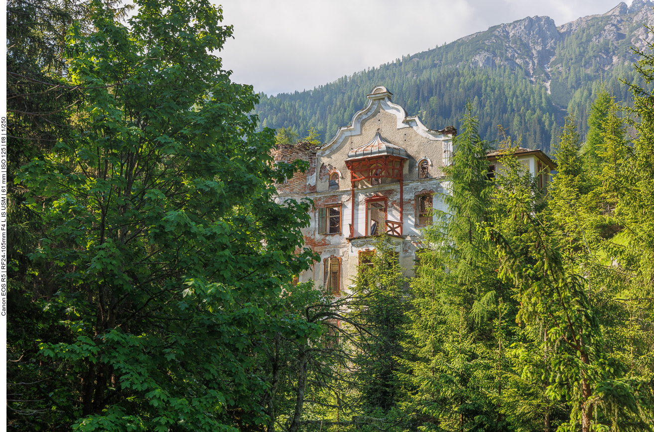 Verfallenes Hotel "Wildbad Eisenquelle" 