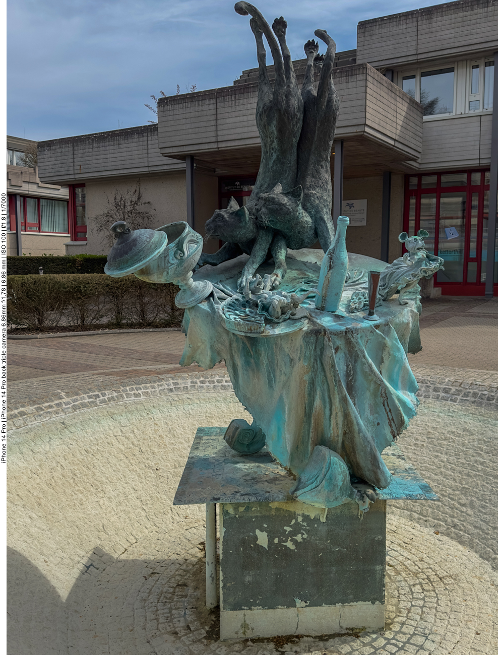 Da tanzen die Mäuse nicht mehr lange auf dem Tisch ;-) 