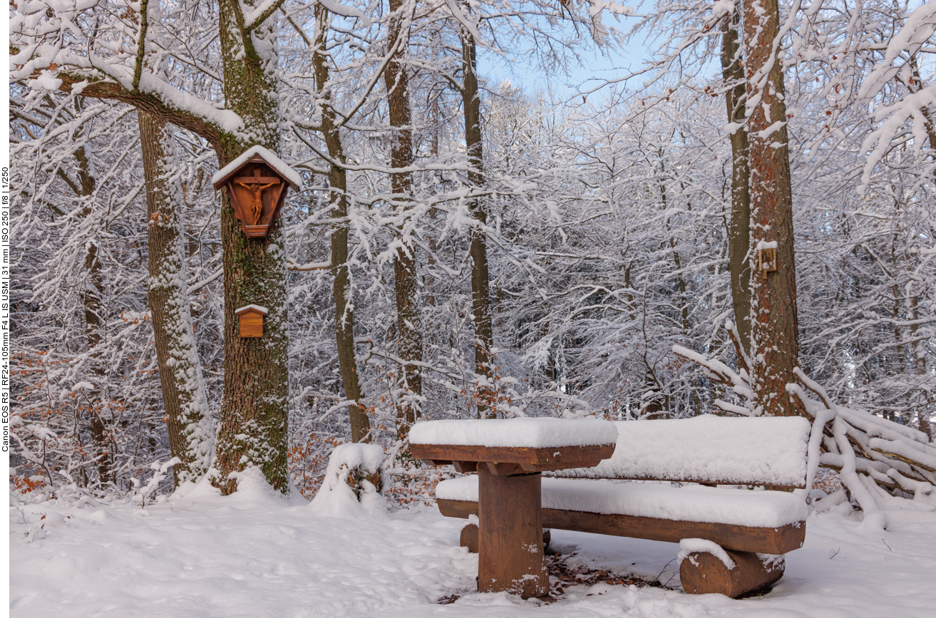 Die Brotzeitbank ist zugeschneit