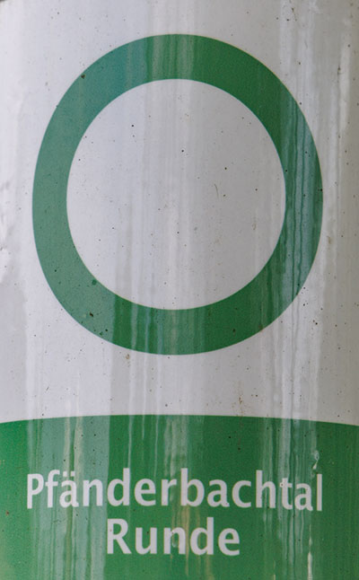 Kennzeichnung des Wanderwegs "Pfänderbachtal Runde" 