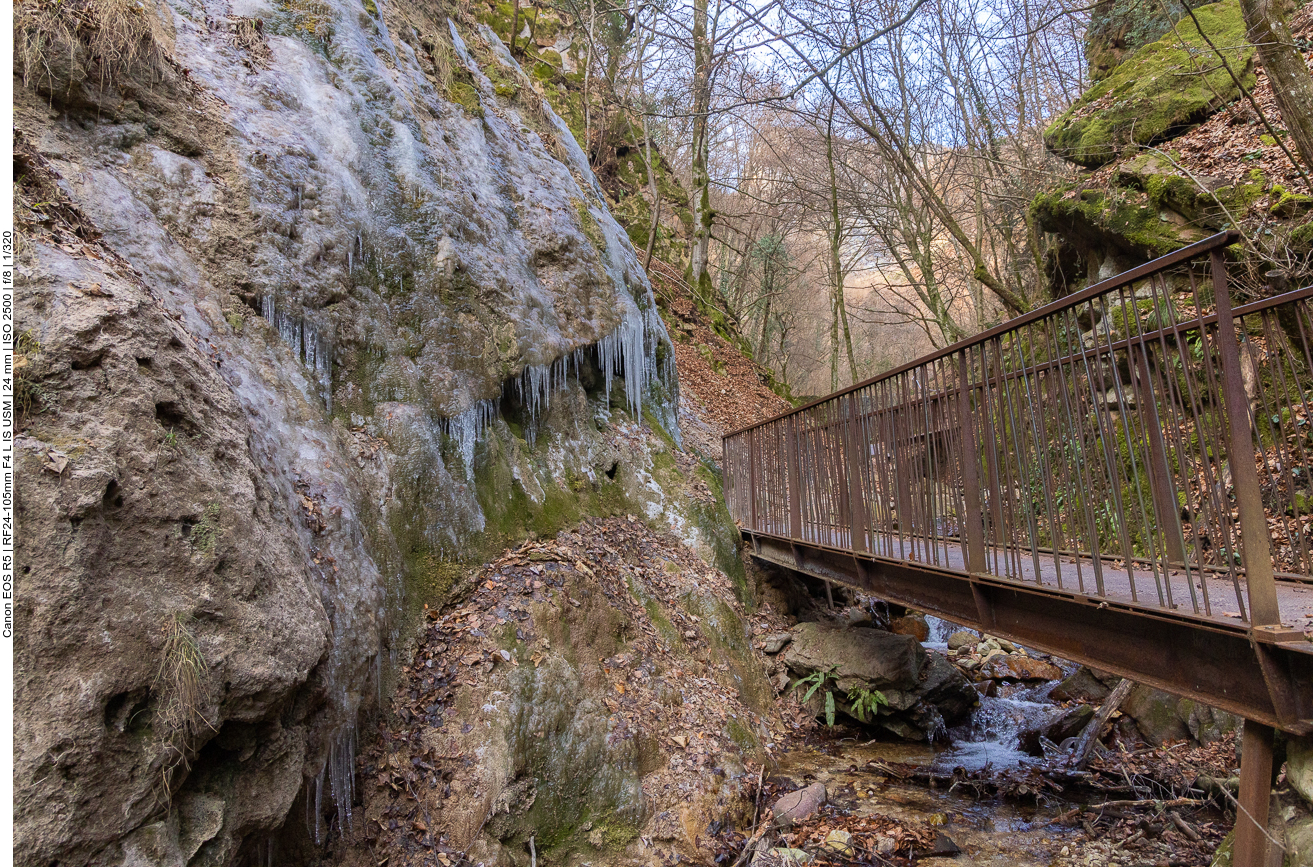 Links gefroren, rechts unten flüssig ;-) 