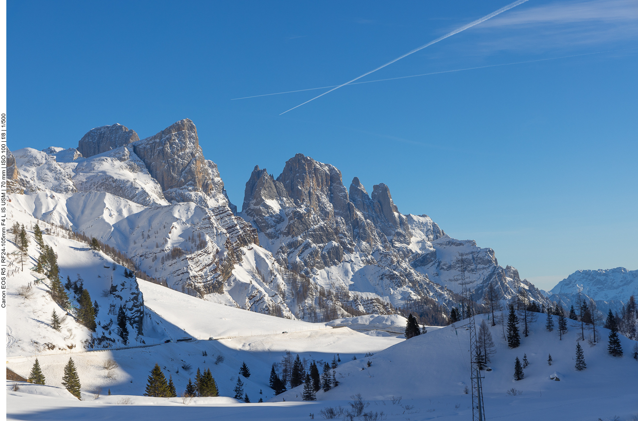 ... auf die Berge Campanile di Val di Roda, Cima di Val di Roda, Punta della Madonna und Sass Maor 