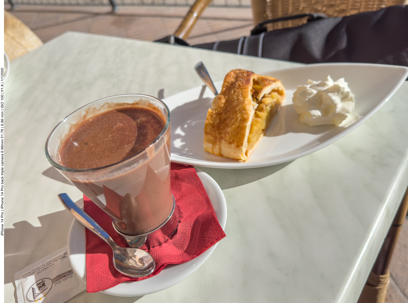 ... und genießen Kakao und Apfelstrudel 