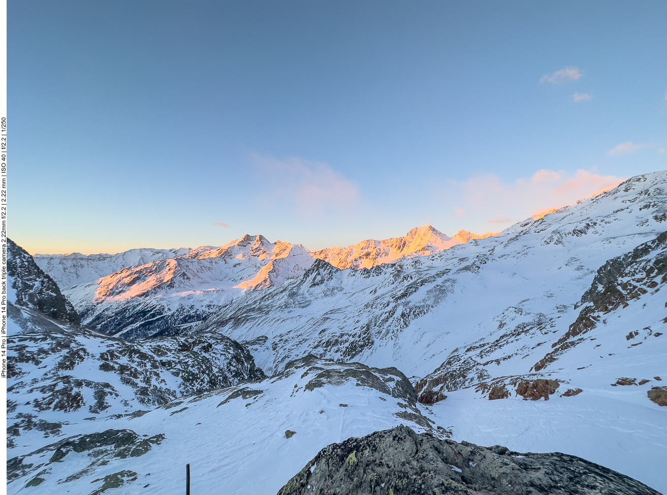 Die Gipfel leuchten in der Morgensonne ... 