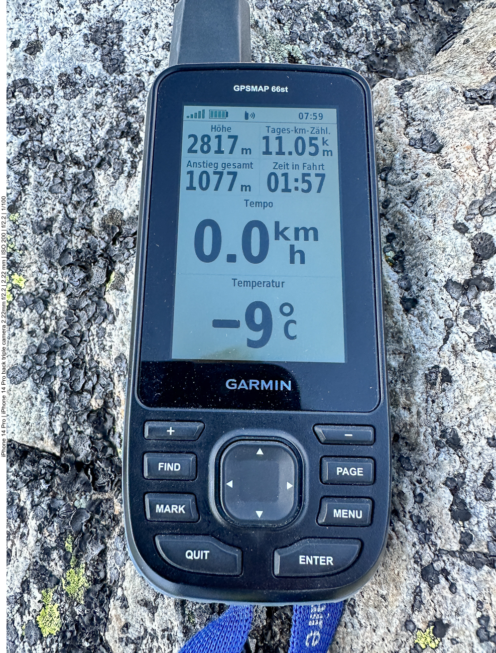 ... und das ist die Lufttemperatur. Bei dem vorherrschendem Wind von ca. 25 km/h sind das gefühlte -17°C!