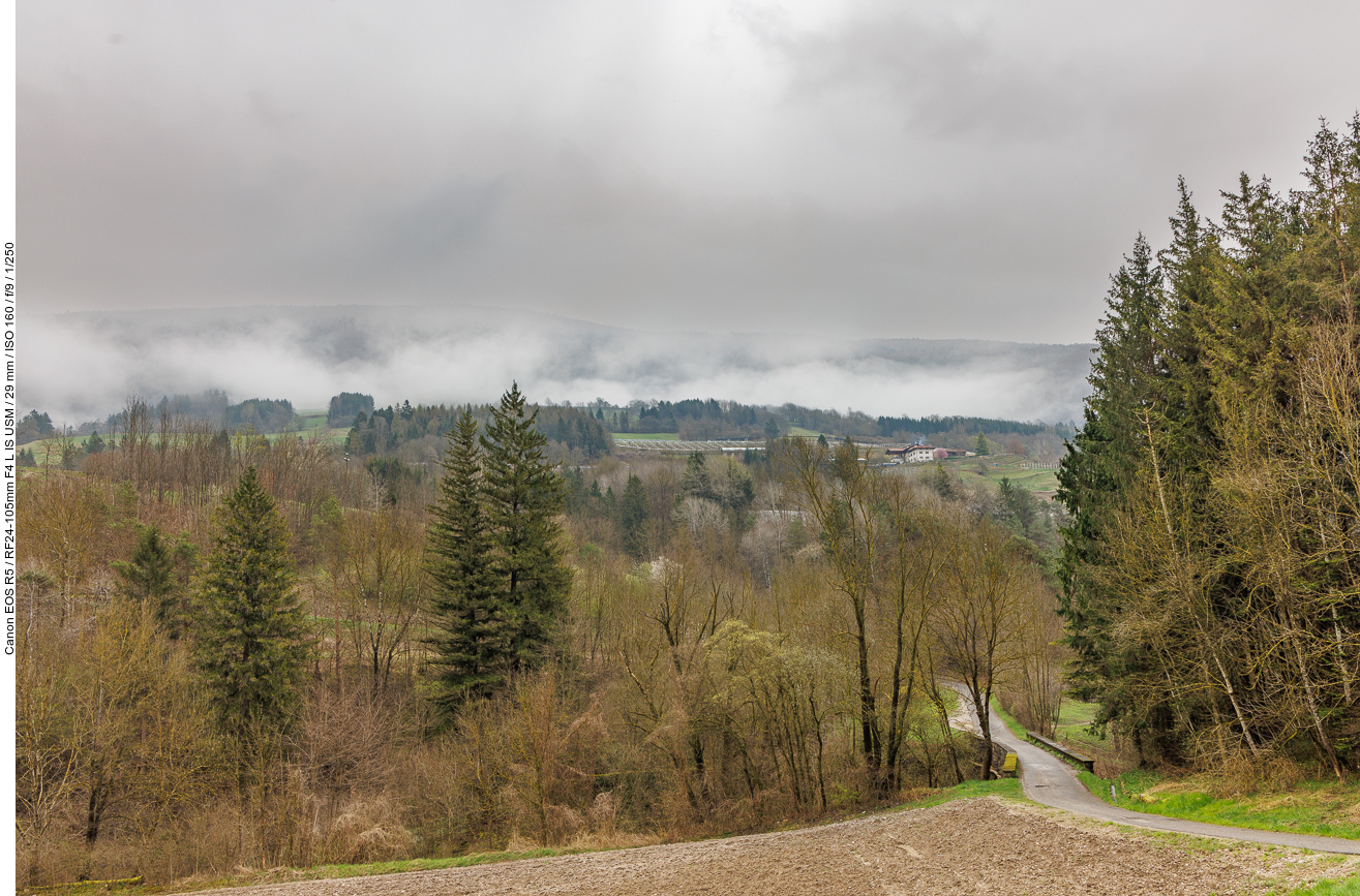 Nebelwolken über den Bergen