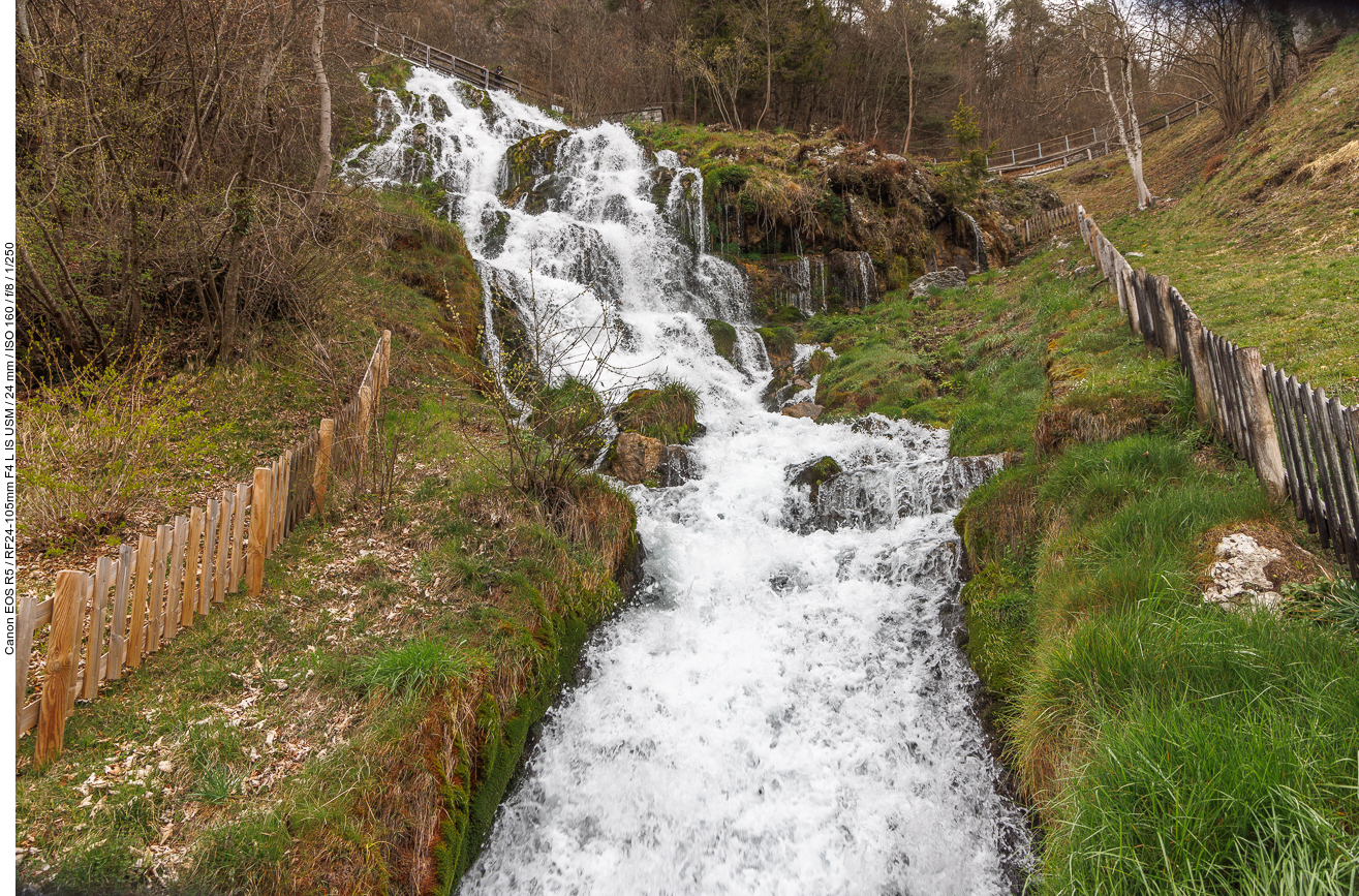 Der Rio Bianco gegenüber der Burg